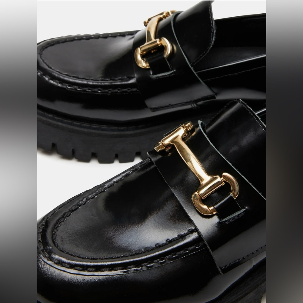 Steve Madden NWOT Black “Lando” Loafers with Gold Accents - Picture 5 of 11